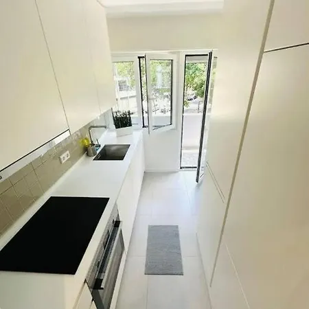 Crespo Flat Next To Avenida Liberdade Location